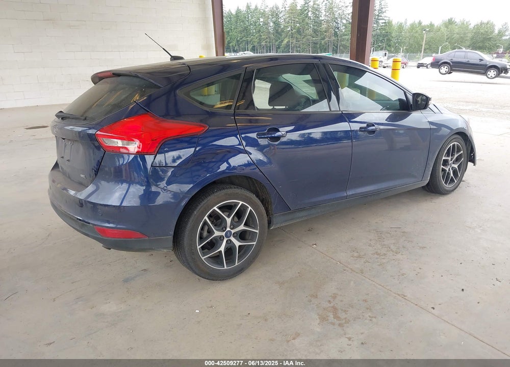 2017 FORD FOCUS SEL VIN: 1FADP3M25HL255544
