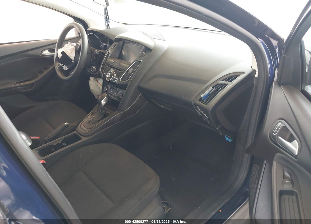 2017 FORD FOCUS SEL VIN: 1FADP3M25HL255544