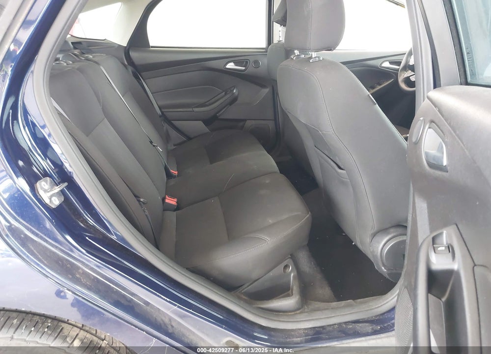 2017 FORD FOCUS SEL VIN: 1FADP3M25HL255544