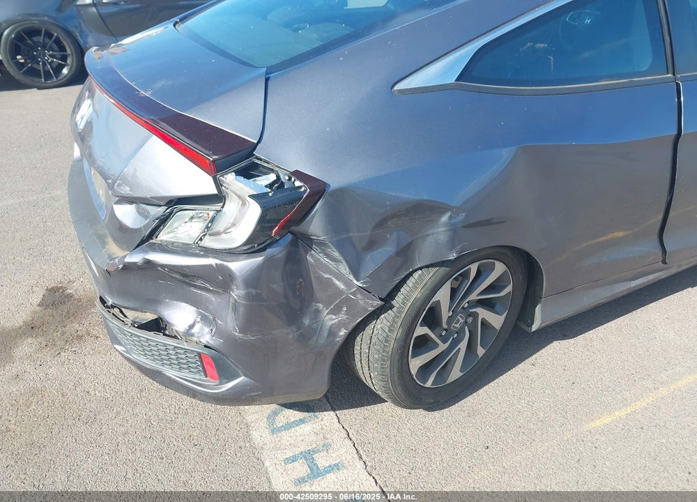 2020 HONDA CIVIC VIN: 2HGFC4B65LH301178