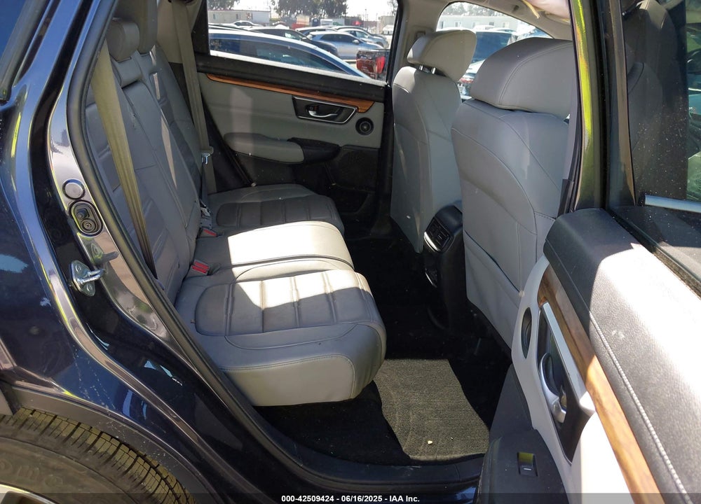 2018 HONDA CR-V VIN: 7FARW2H87JE066984