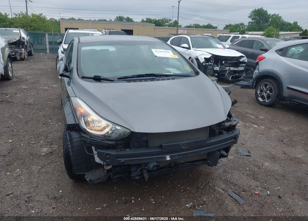 2014 HYUNDAI ELANTRA VIN: 5NPDH4AE9EH512703
