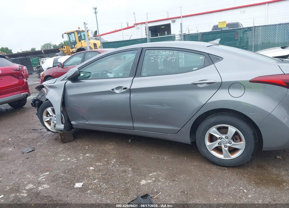 2014 HYUNDAI ELANTRA VIN: 5NPDH4AE9EH512703