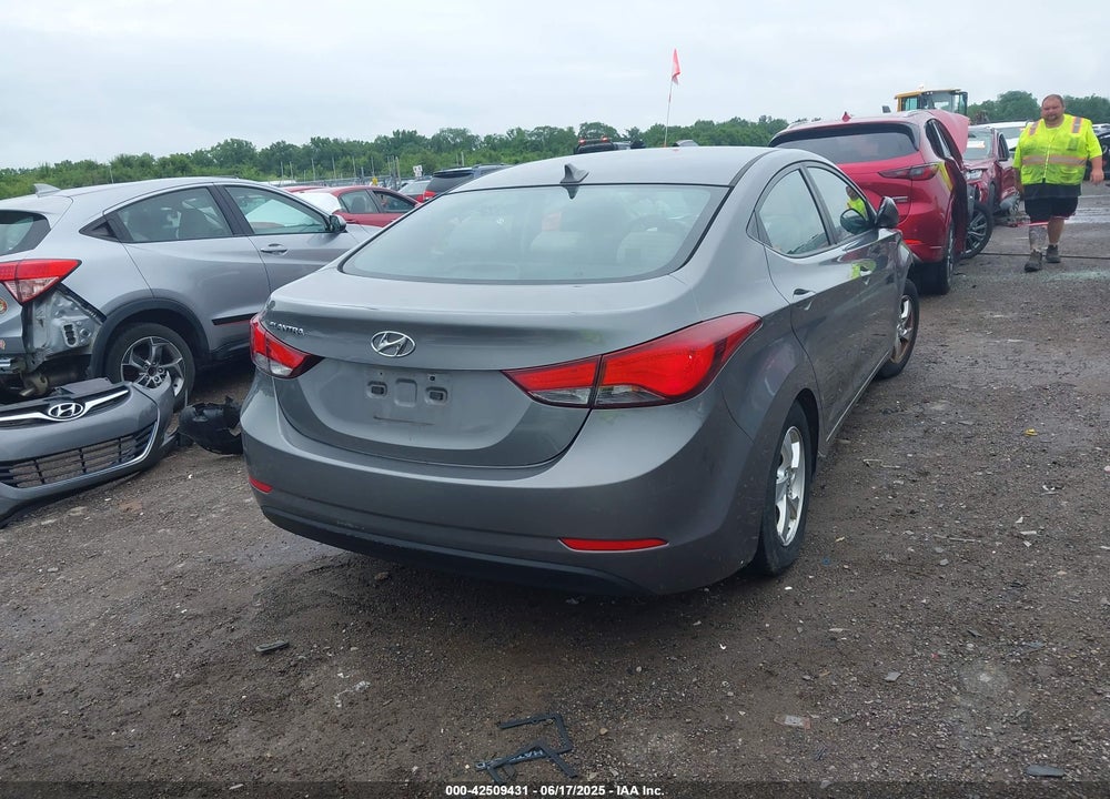 2014 HYUNDAI ELANTRA VIN: 5NPDH4AE9EH512703