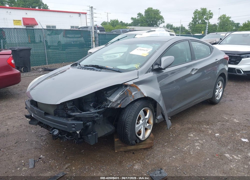 2014 HYUNDAI ELANTRA VIN: 5NPDH4AE9EH512703