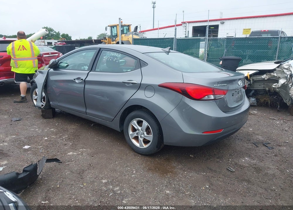 2014 HYUNDAI ELANTRA VIN: 5NPDH4AE9EH512703