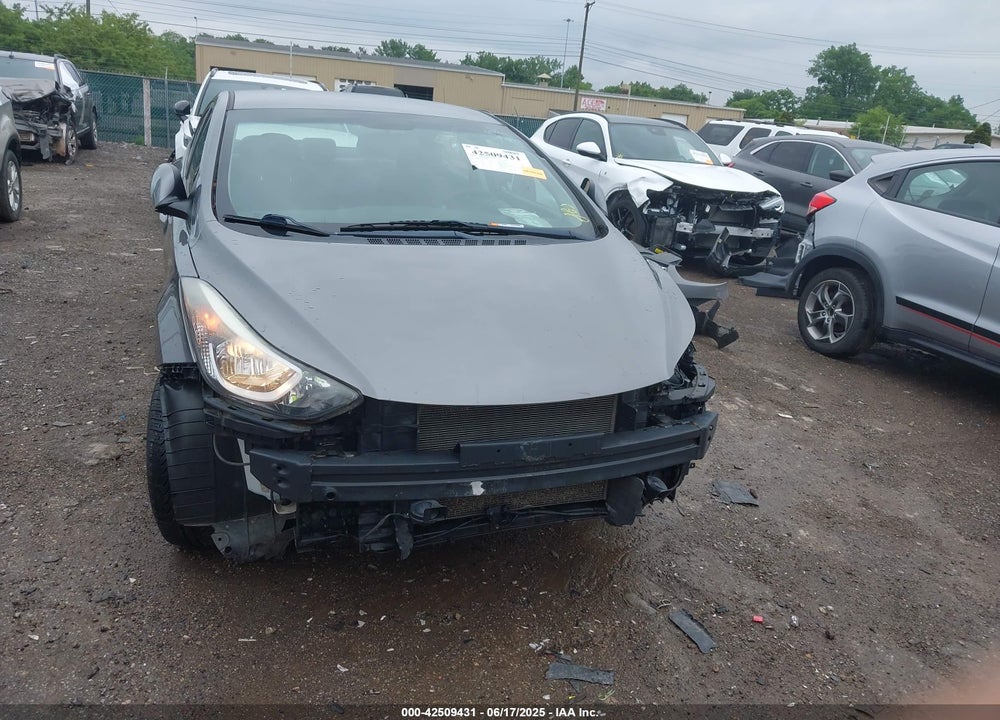 2014 HYUNDAI ELANTRA VIN: 5NPDH4AE9EH512703