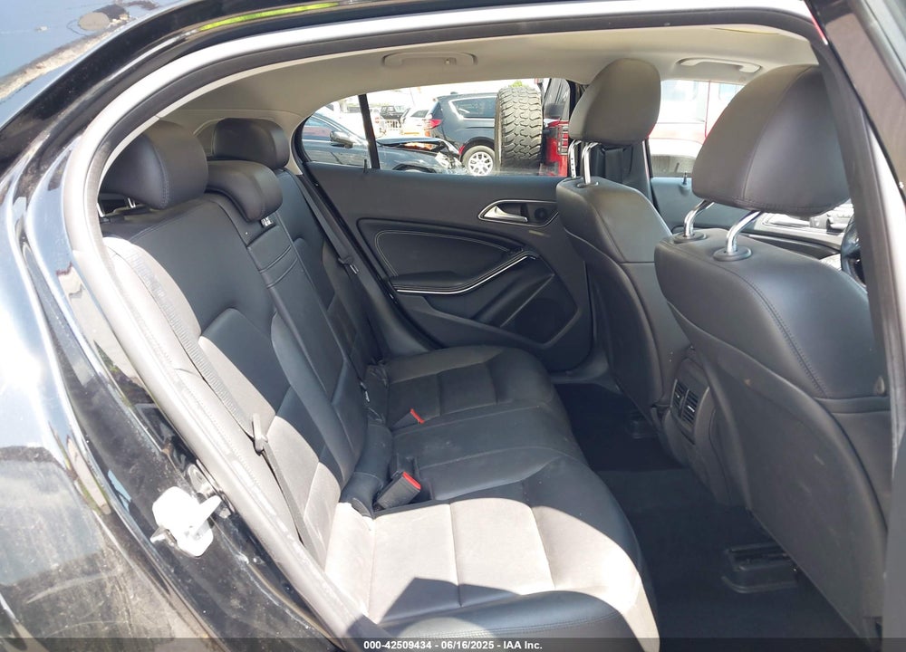 2015 MERCEDES-BENZ GLA 250 4MATIC VIN: WDCTG4GB9FJ059116