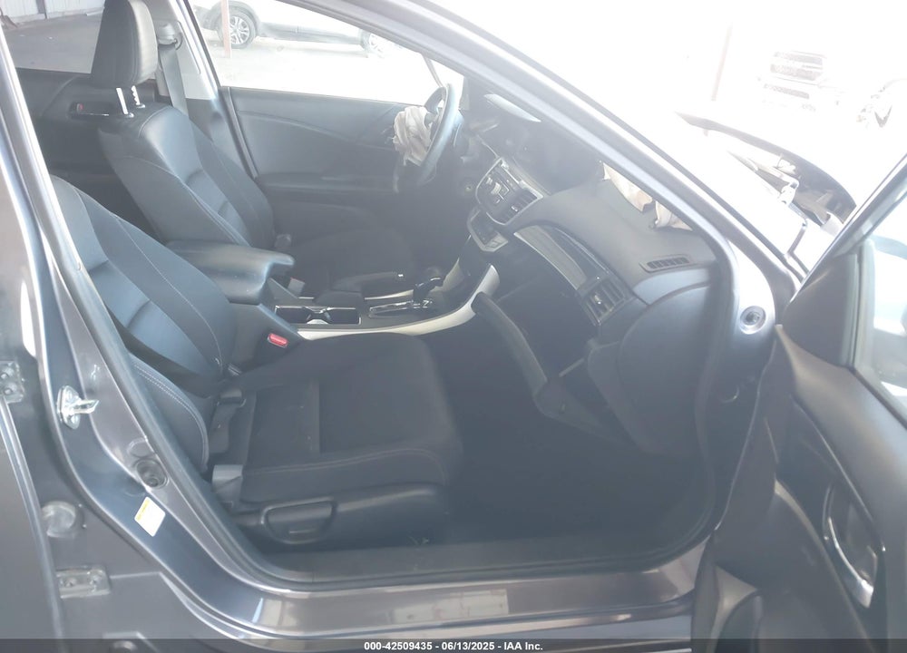 2015 HONDA ACCORD SPORT VIN: 1HGCR2F53FA174490