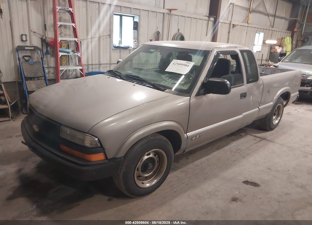 2001 CHEVROLET S-10 VIN: 1GCCS195218201980