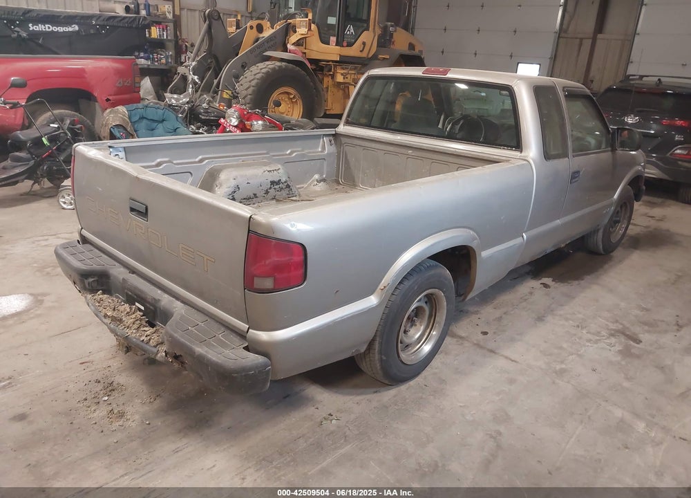 2001 CHEVROLET S-10 VIN: 1GCCS195218201980