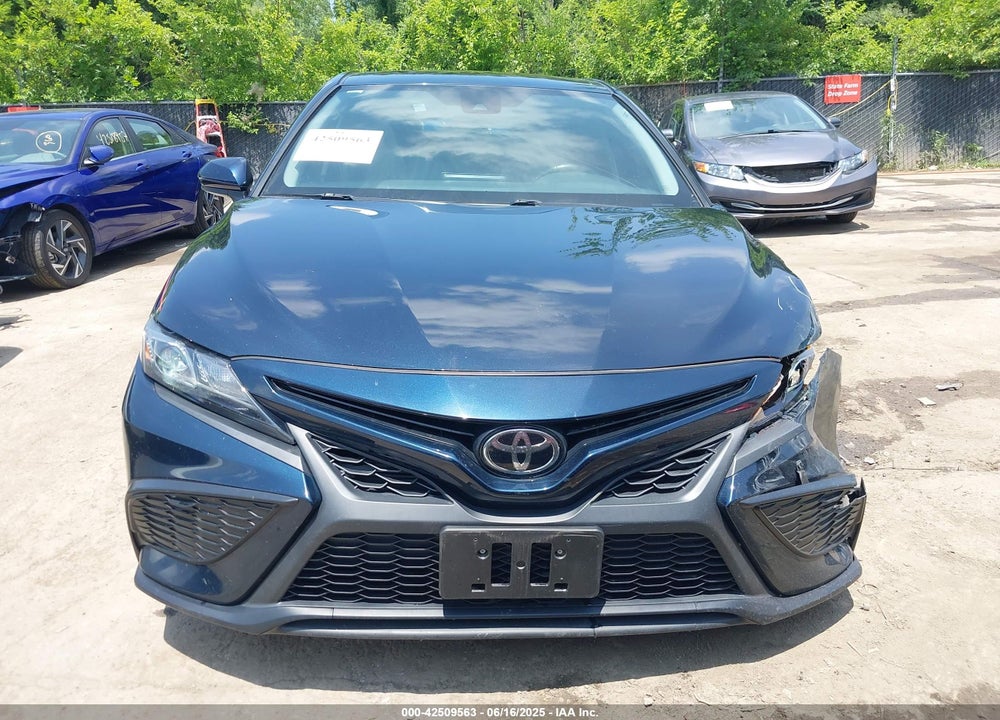 2021 TOYOTA CAMRY VIN: 4T1G11AK8MU411108