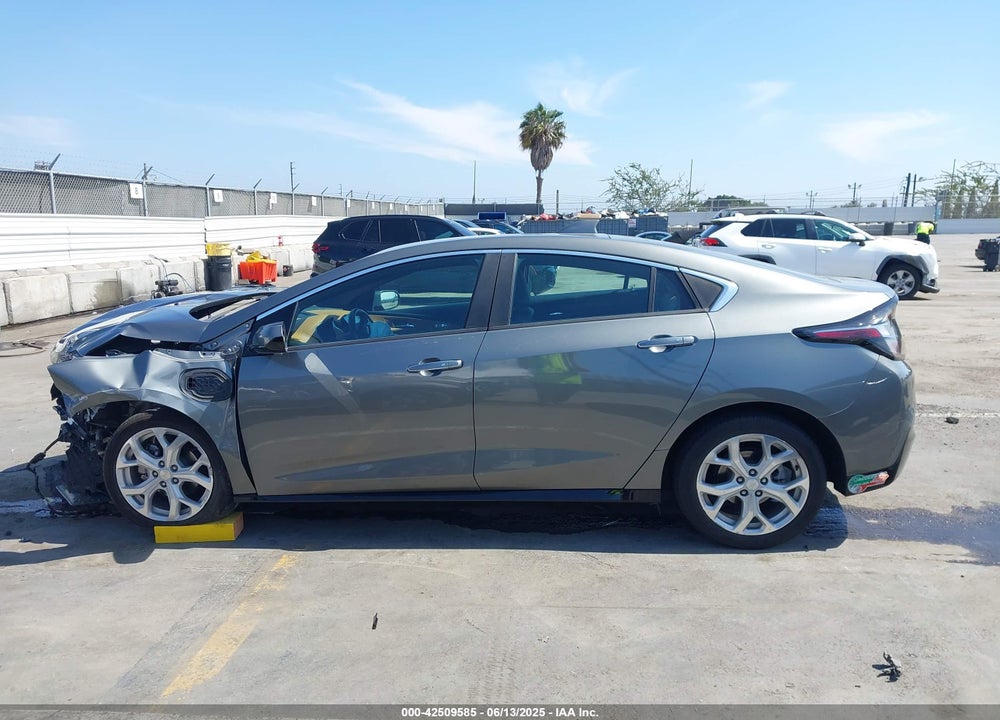 2017 CHEVROLET VOLT VIN: 1G1RD6S52HU190386