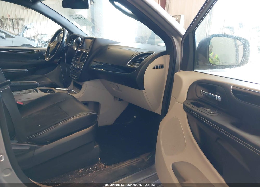 2019 DODGE GRAND CARAVAN SXT VIN: 2C4RDGCG3KR566224