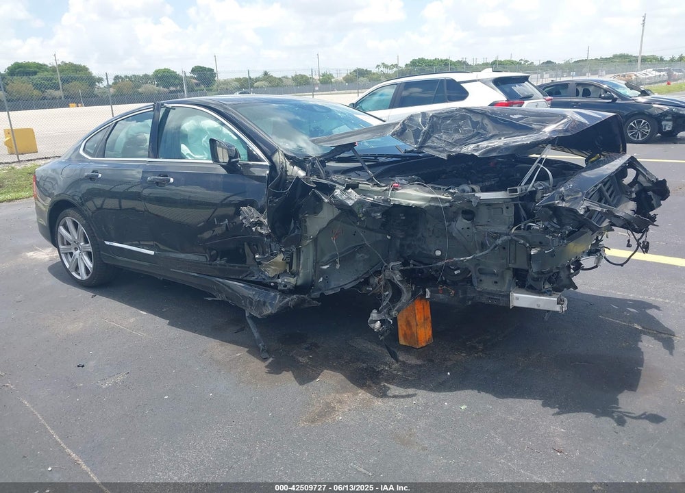 2017 VOLVO S90 T6 INSCRIPTION VIN: YV1A22ML0H1004936