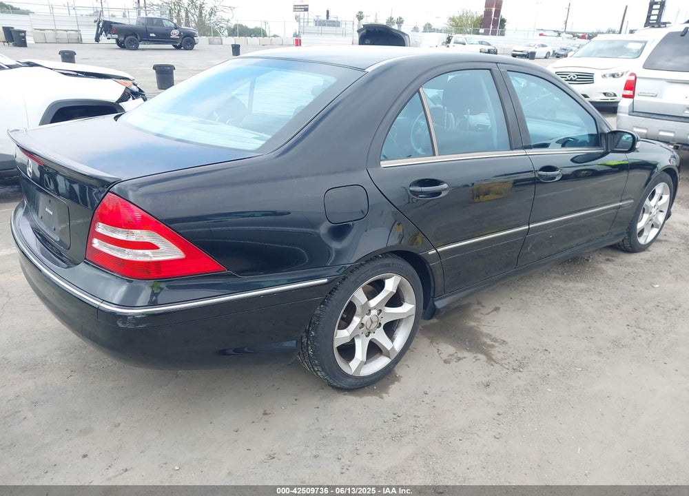 2007 MERCEDES-BENZ C 230 SPORT VIN: WDBRF52H87A939101