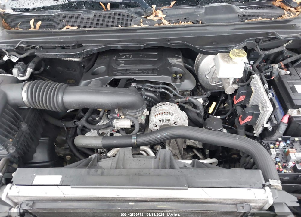 2019 RAM 1500 LAIE  4X2 5'7 BOX VIN: 1C6RREJT3KN502713