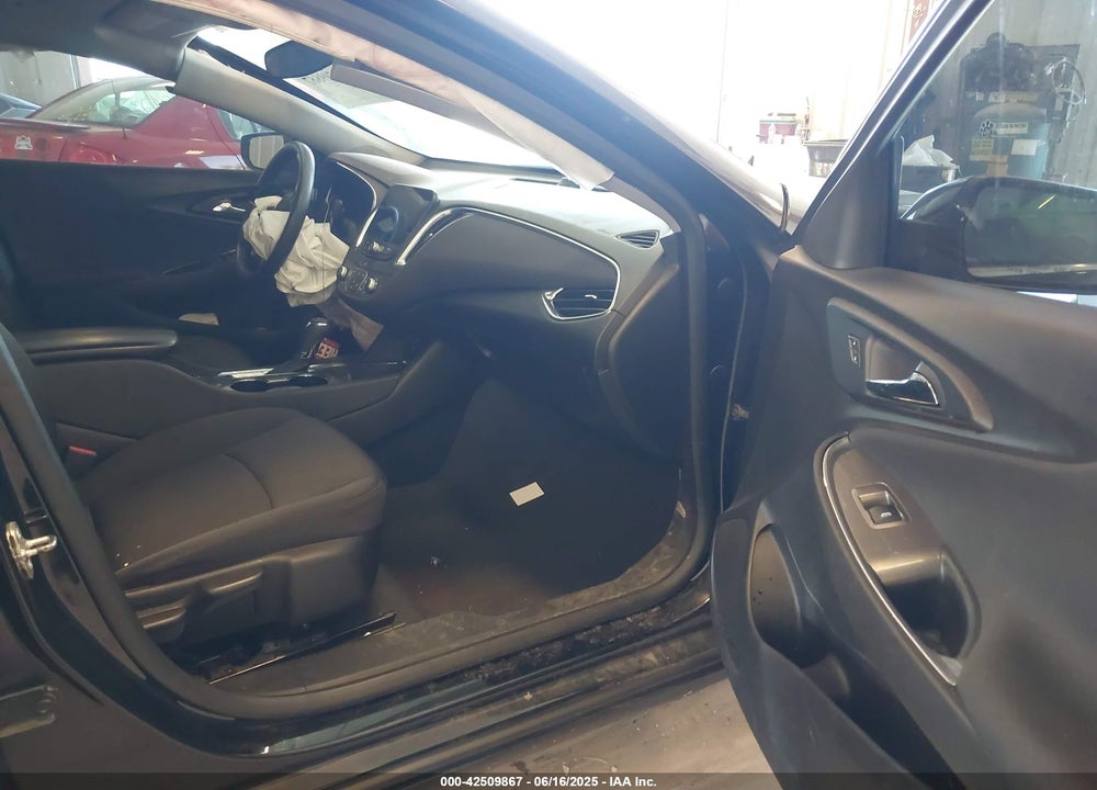 2019 CHEVROLET MALIBU VIN: 1G1ZD5ST9KF167773