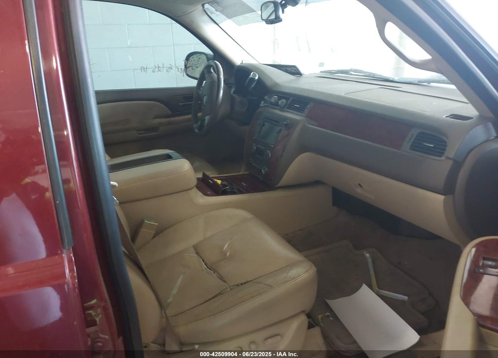 2009 CHEVROLET SUBURBAN 1500 VIN: 1GNFC36089J105491