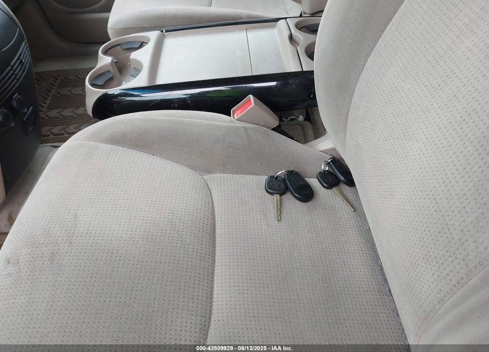 2004 TOYOTA SIENNA LE VIN: 5TDZA23C04S105873