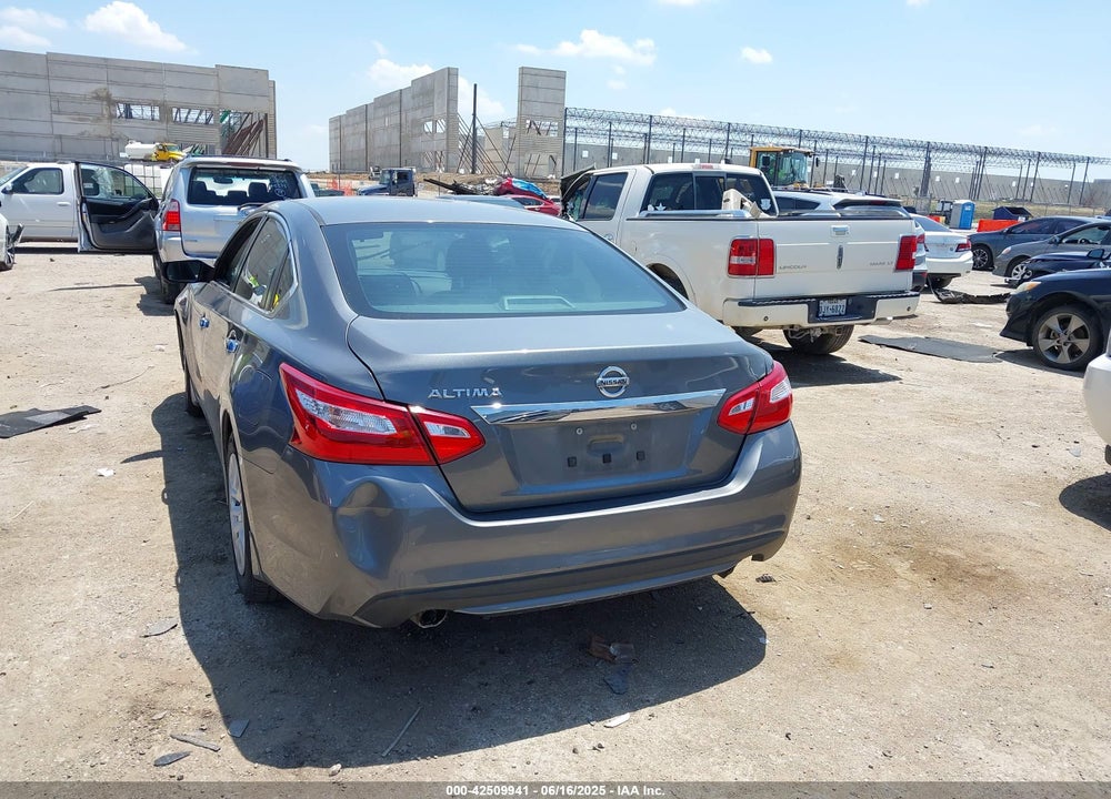 2017 NISSAN ALTIMA VIN: 1N4AL3AP5HN328365