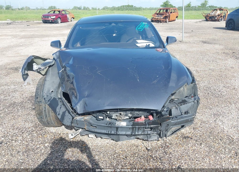 2015 TESLA MODEL S VIN: 5YJSA1H24FF081239