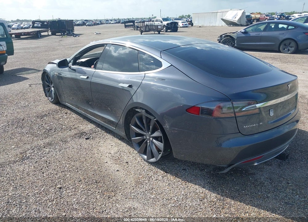 2015 TESLA MODEL S VIN: 5YJSA1H24FF081239