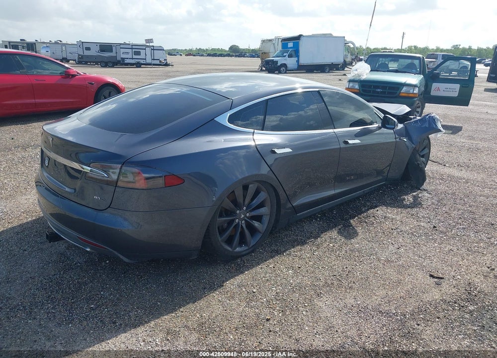 2015 TESLA MODEL S VIN: 5YJSA1H24FF081239