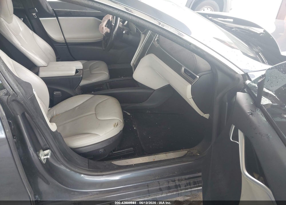 2015 TESLA MODEL S VIN: 5YJSA1H24FF081239