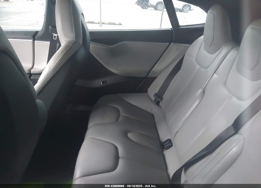 2015 TESLA MODEL S VIN: 5YJSA1H24FF081239