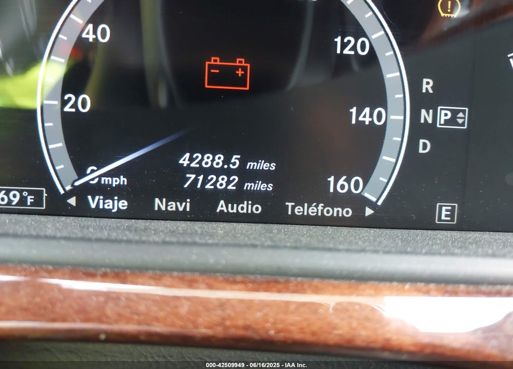 2011 MERCEDES-BENZ S 550 VIN: WDDNG8GB5BA370600