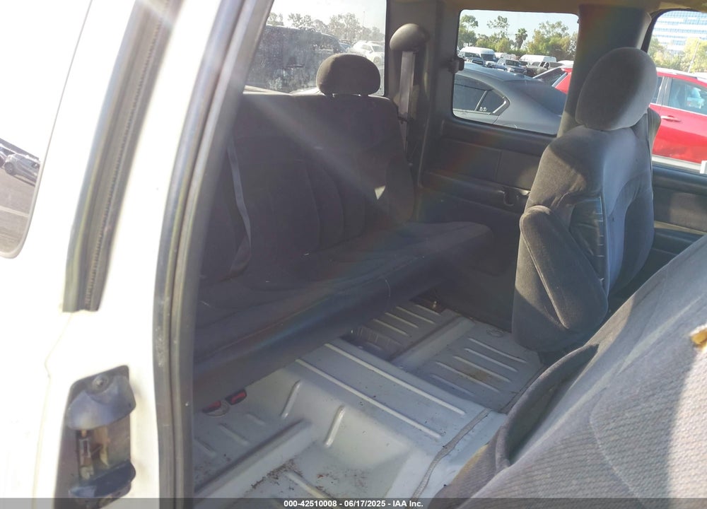 2000 GMC SIERRA 1500 SLE VIN: 1GTEC19T4YE148280