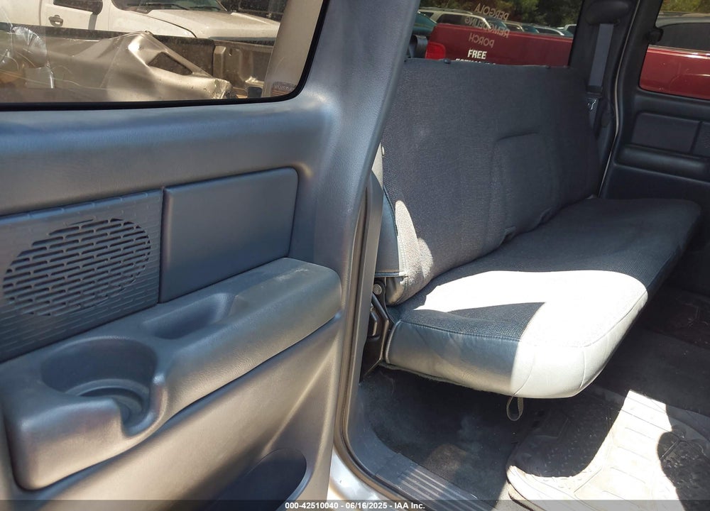 2001 CHEVROLET SILVERADO 1500 VIN: 2GCEC19W811219076