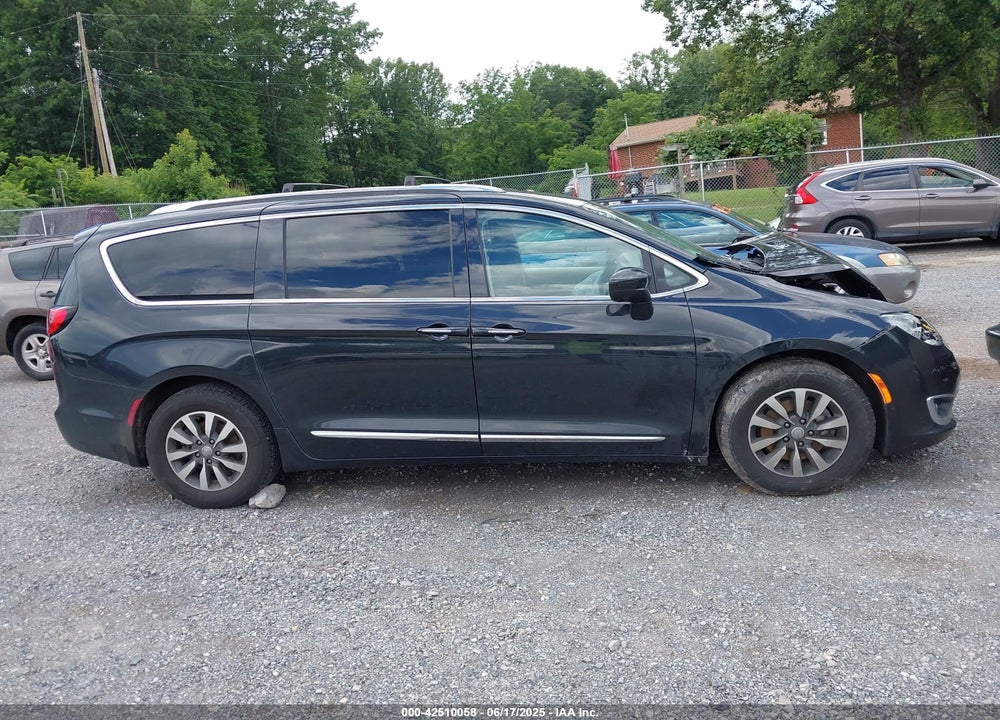 2020 CHRYSLER PACIFICA TOURING L PLUS VIN: 2C4RC1EG1LR135993