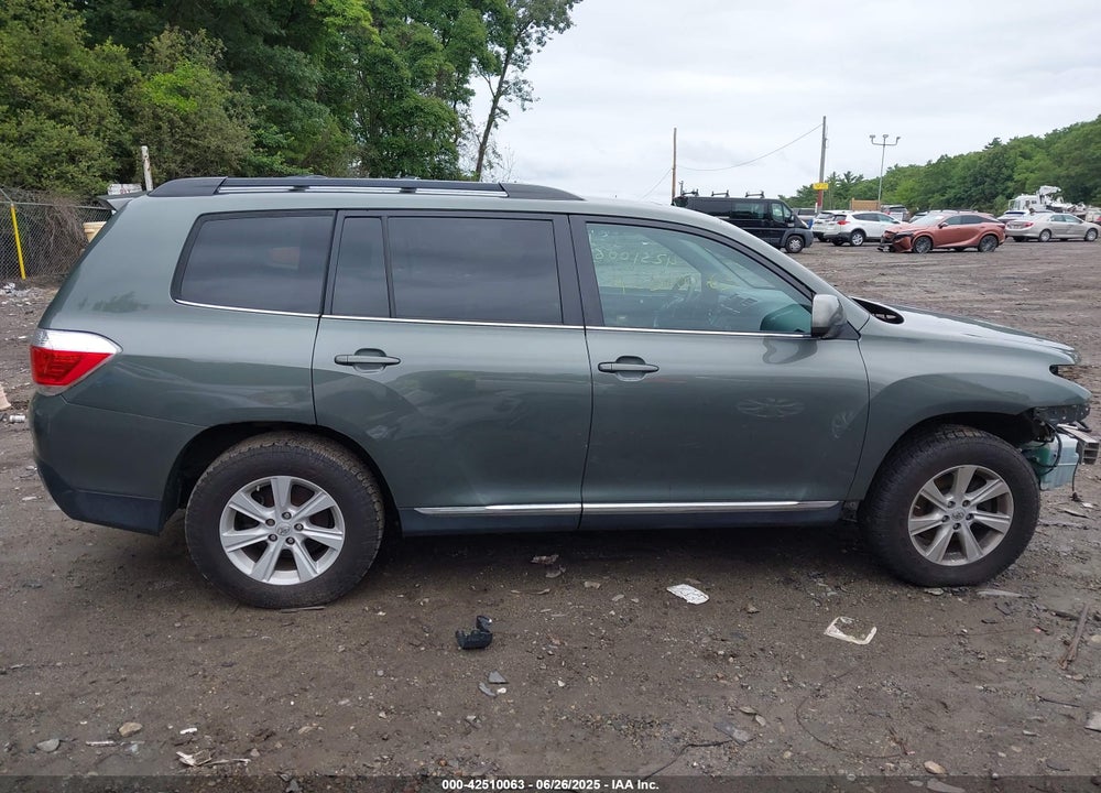 2013 TOYOTA HIGHLANDER VIN: 5TDBK3EH2DS271292