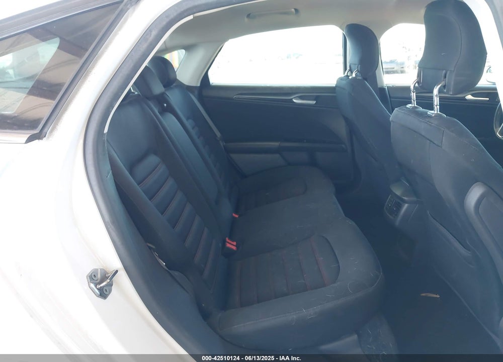 2013 FORD FUSION SE VIN: 3FA6P0HR3DR371156