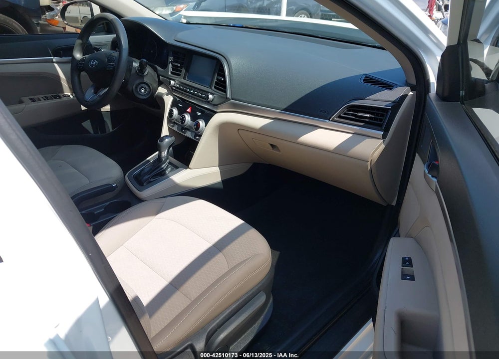 2019 HYUNDAI ELANTRA SEL VIN: 5NPD84LF1KH434810