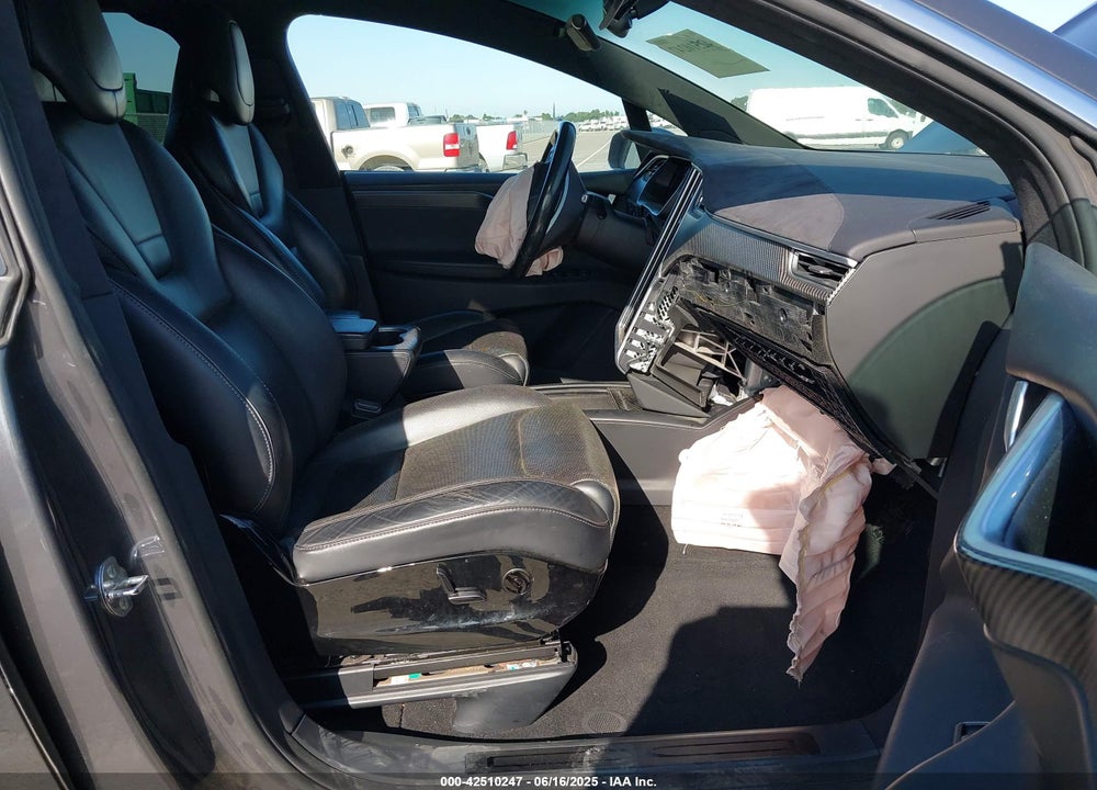 2016 TESLA MODEL X VIN: 5YJXCAE25GF001758