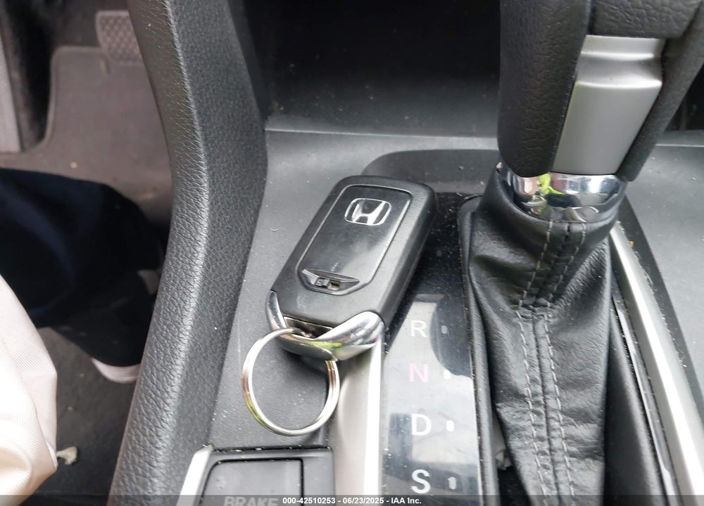 2016 HONDA CIVIC VIN: 19XFC1F33GE033309