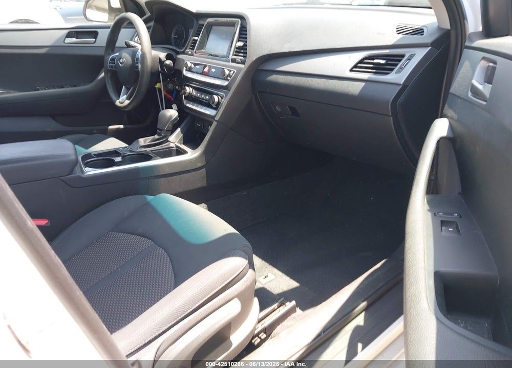2019 HYUNDAI SONATA VIN: 5NPE24AF6KH770543
