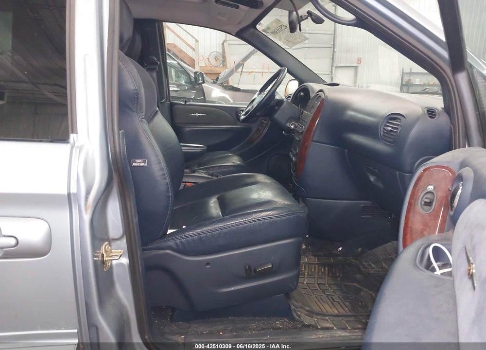 2003 CHRYSLER TOWN & COUNTRY LIMITED VIN: 2C8GP64LX3R234110
