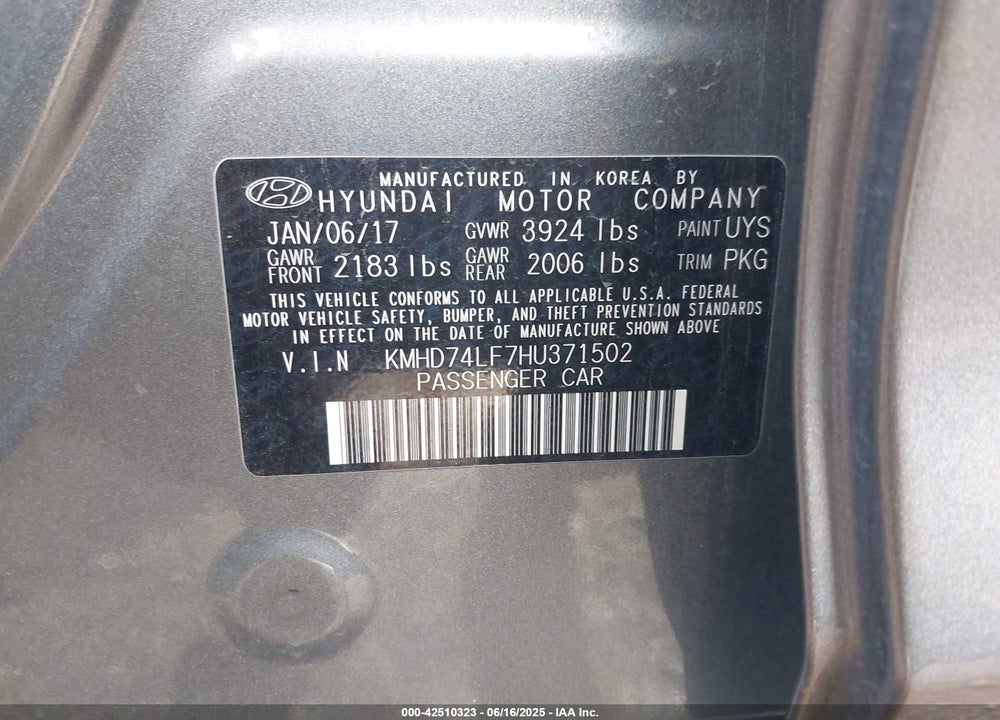 2017 HYUNDAI ELANTRA VIN: KMHD74LF7HU371502