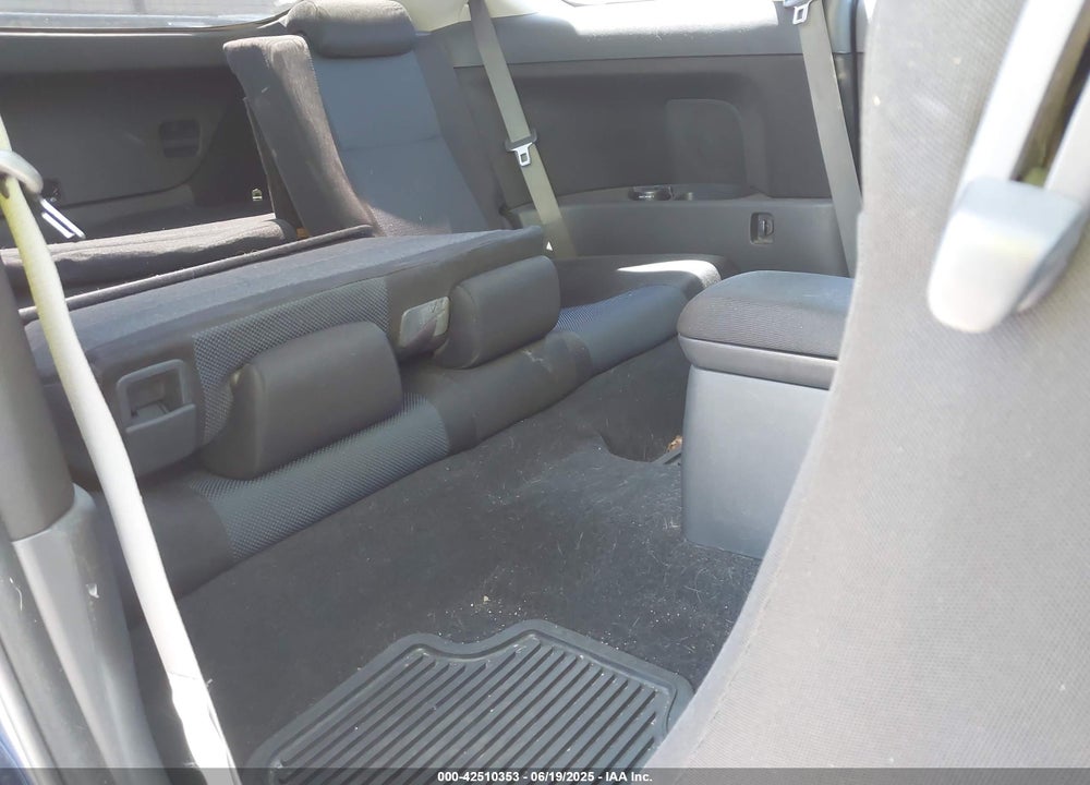 2007 SCION TC VIN: JTKDE177370164437