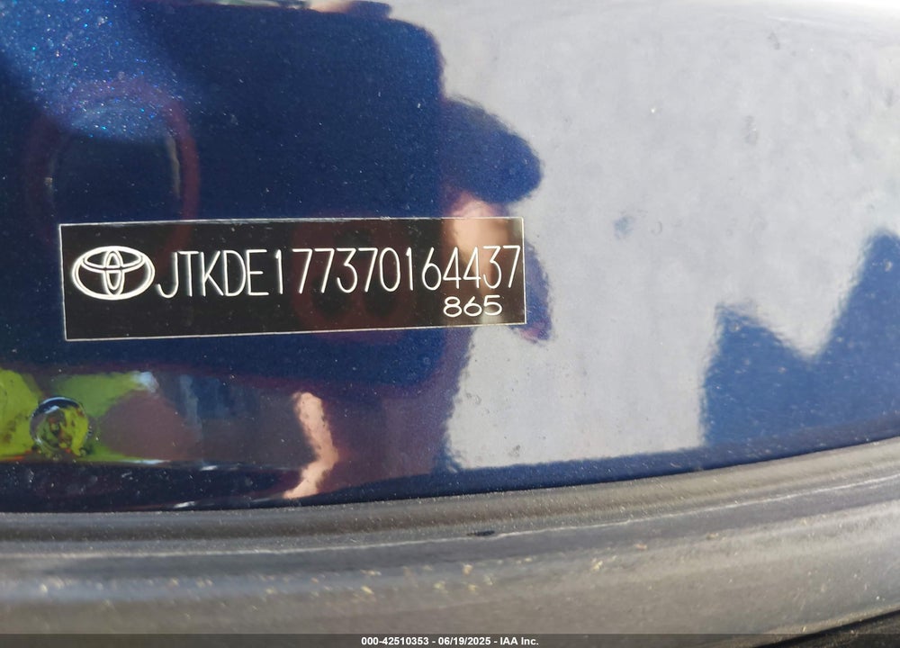 2007 SCION TC VIN: JTKDE177370164437