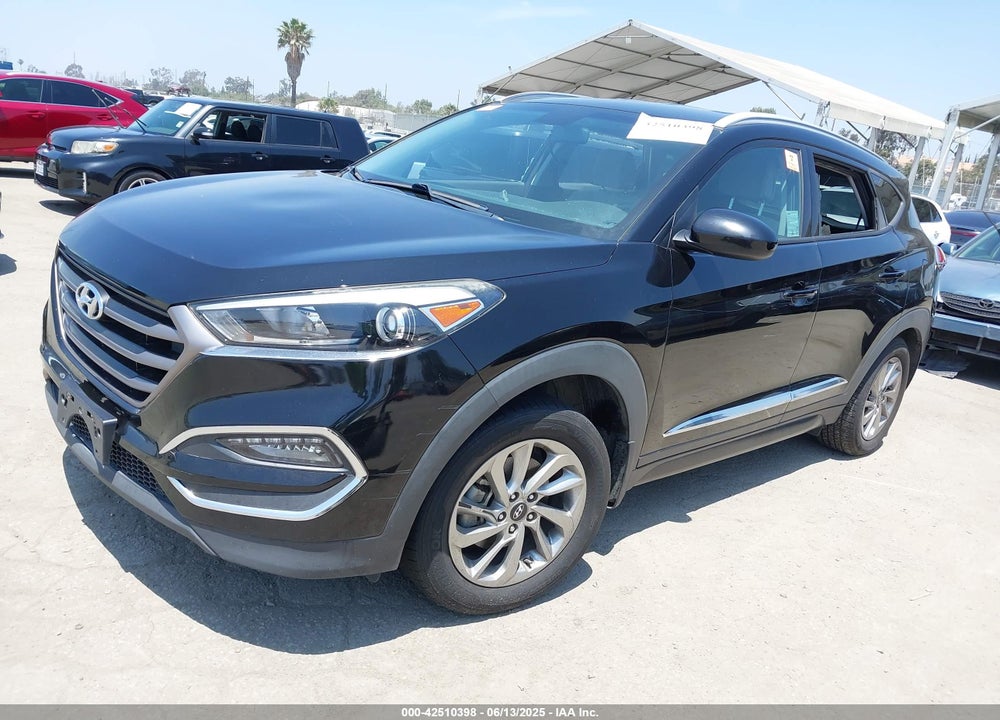 2016 HYUNDAI TUCSON SE VIN: KM8J33A44GU160203