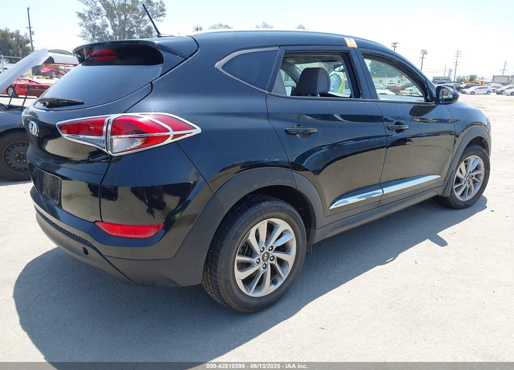 2016 HYUNDAI TUCSON SE VIN: KM8J33A44GU160203