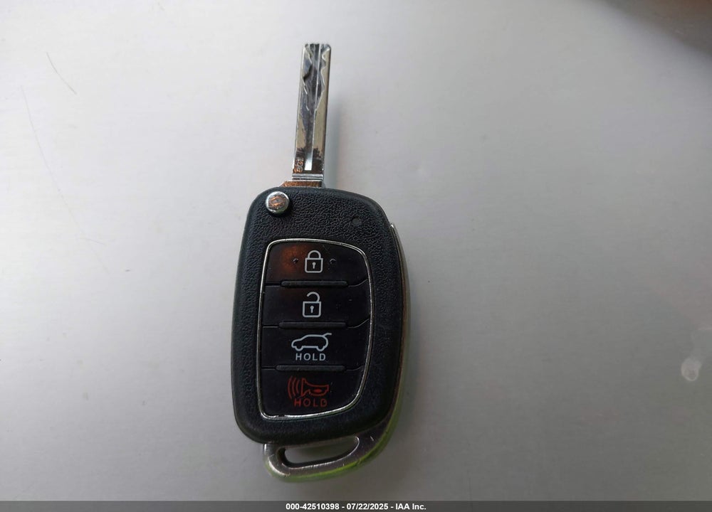 2016 HYUNDAI TUCSON SE VIN: KM8J33A44GU160203
