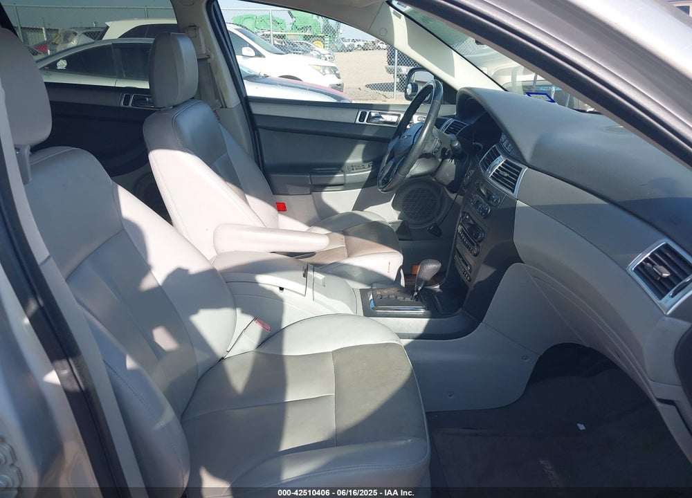 2008 CHRYSLER PACIFICA VIN: 2A8GF68X28R607920