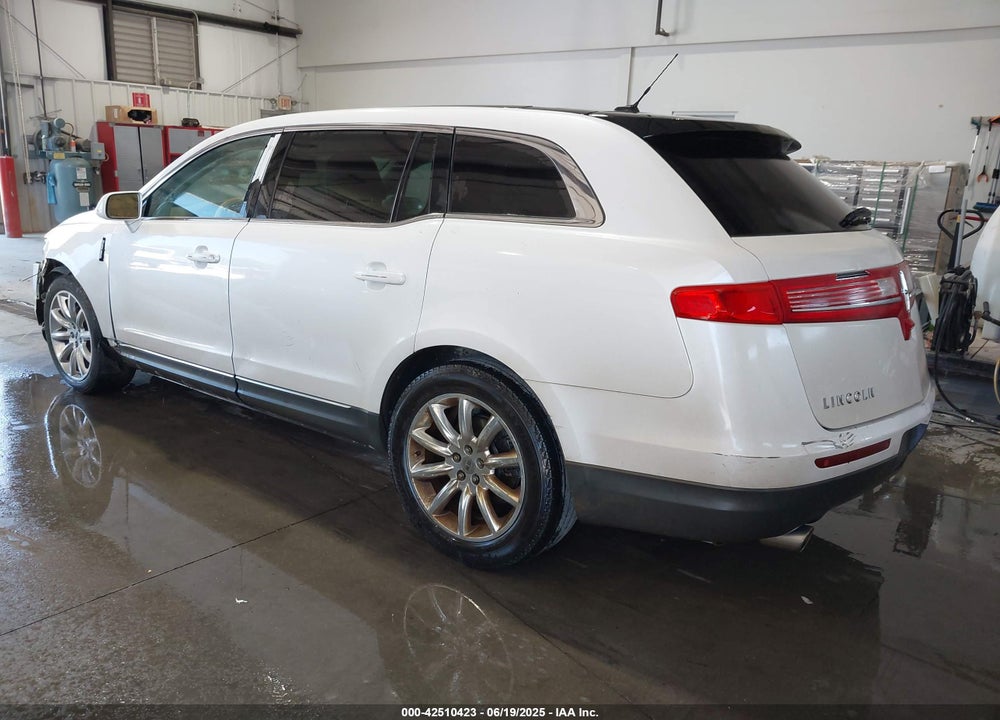 2010 LINCOLN MKT VIN: 2LMHJ5FRXABJ07589