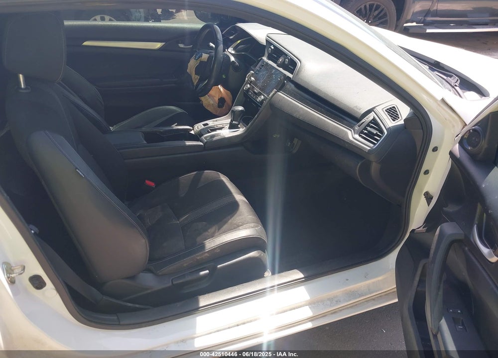 2019 HONDA CIVIC VIN: 2HGFC4B83KH303138